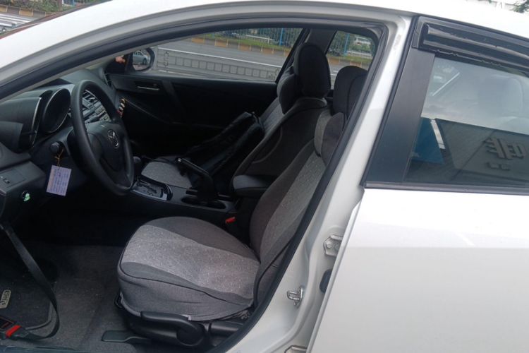 Used Mazda 3 2015 Sedan 1.6L Automatic Comfort Model Interior 5