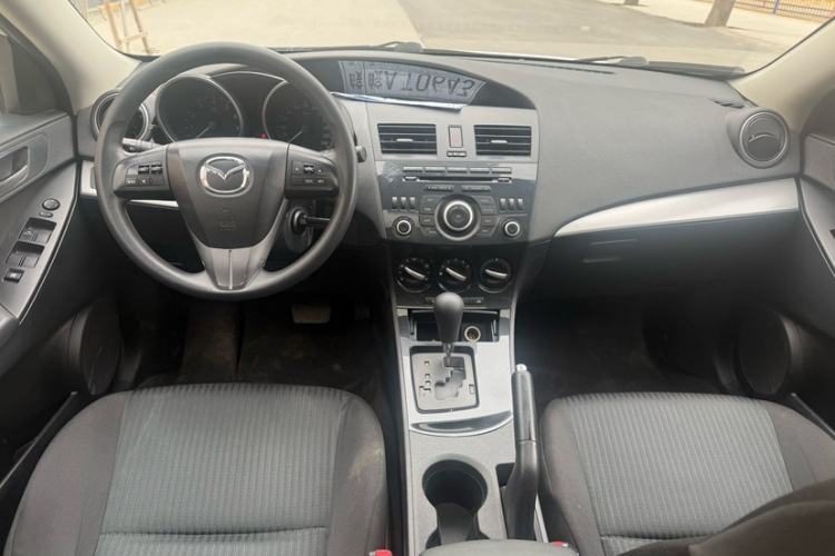 Used Mazda 3 2015 Hatchback 1.6L Automatic Elite Model Interior 6