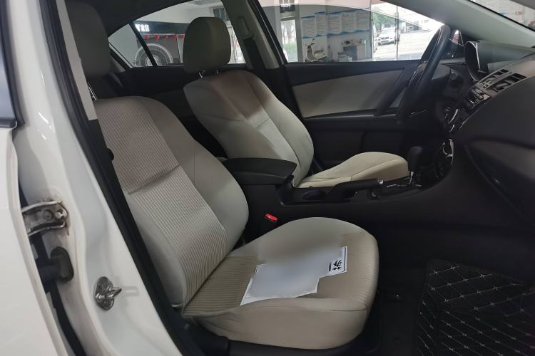 Used Mazda 3 2015 Sedan 1.6L Automatic Comfort Model Interior 7