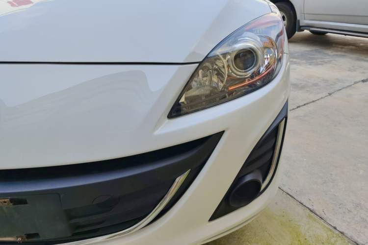 Used Mazda 3 2015 Sedan 1.6L Automatic Comfort Model Left Front Headlight