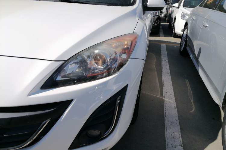 Used Mazda 3 2015 Sedan 1.6L Automatic Elite Model Left Front Headlight