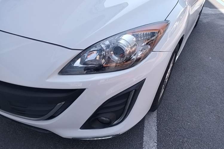 Used Mazda 3 2015 Sedan 2.0L Automatic Sport Model Left Front Headlight