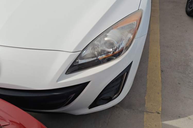 Used Mazda 3 2015 Hatchback 1.6L Automatic Elite Model Left Front Headlight