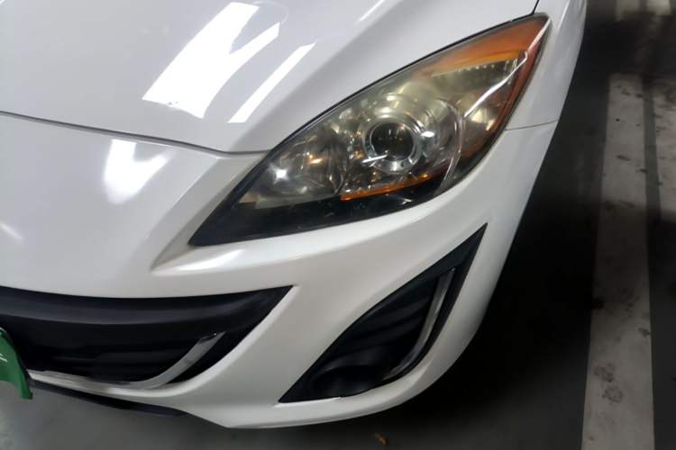 Used Mazda 3 2015 Hatchback 1.6L Manual Comfort Edition Left Front Headlight