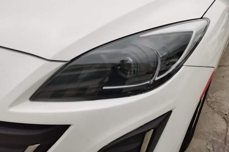 Used Mazda 3 2015 Sedan 1.6L Automatic Comfort Model Left Front Headlight