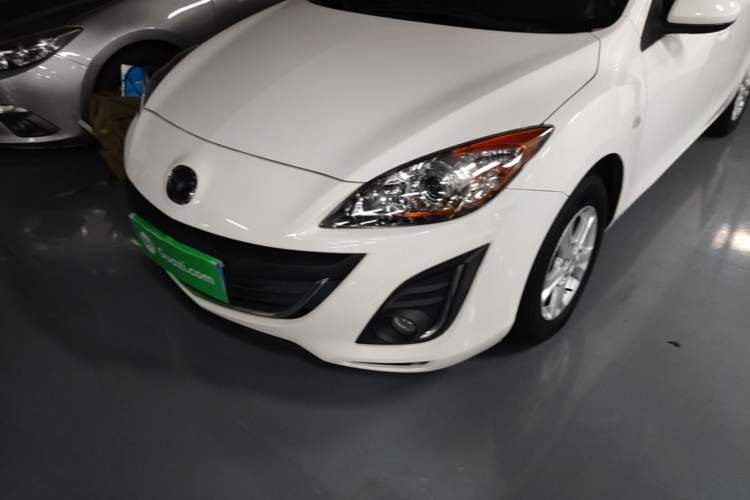 Used Mazda 3 2015 Sedan 1.6L Automatic Elite Model Left Front Headlight