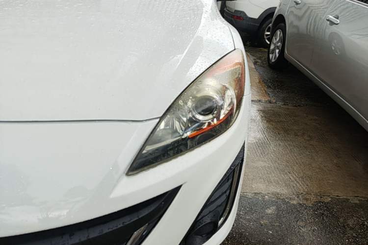 Used Mazda 3 2015 Sedan 1.6L Automatic Comfort Model Left Front Headlight