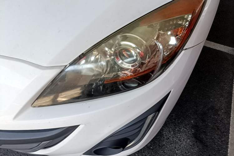 Used Mazda 3 2015 Sedan 1.6L Automatic Elite Model Left Front Headlight
