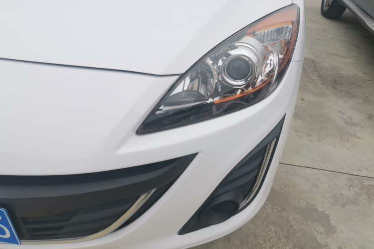 Used Mazda 3 2015 Hatchback 1.6L Manual Comfort Edition Left Front Headlight