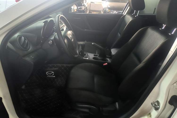 Used Mazda 3 2015 Hatchback 1.6L Manual Comfort Edition Left Front Seat