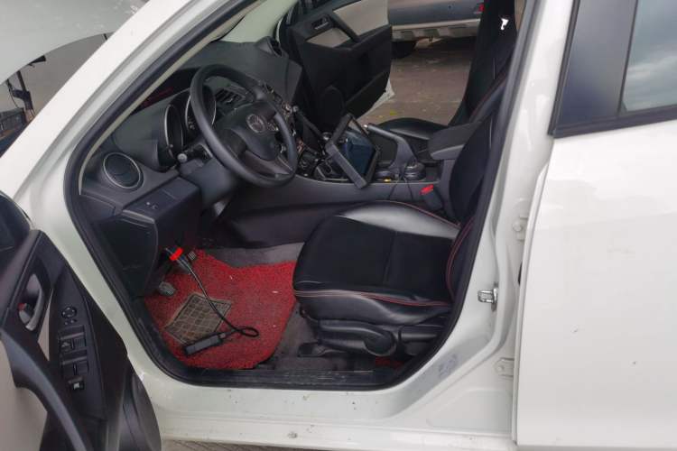 Used Mazda 3 2015 Sedan 1.6L Manual Comfort Model Left Front Seat