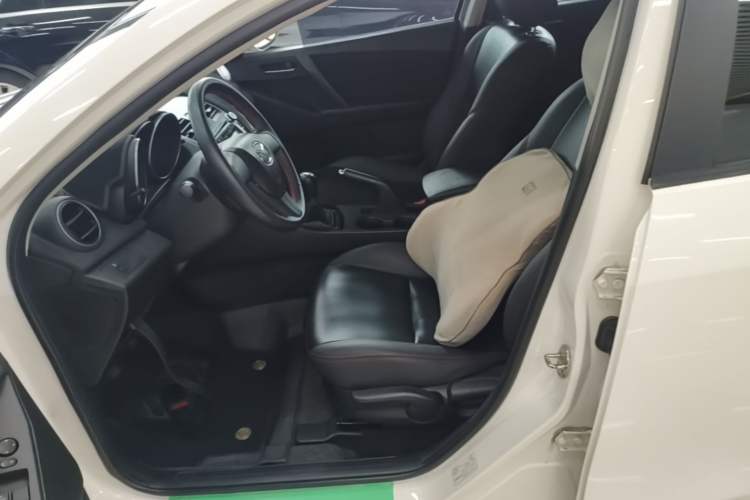 Used Mazda 3 2015 Hatchback 1.6L Manual Comfort Edition Left Front Seat