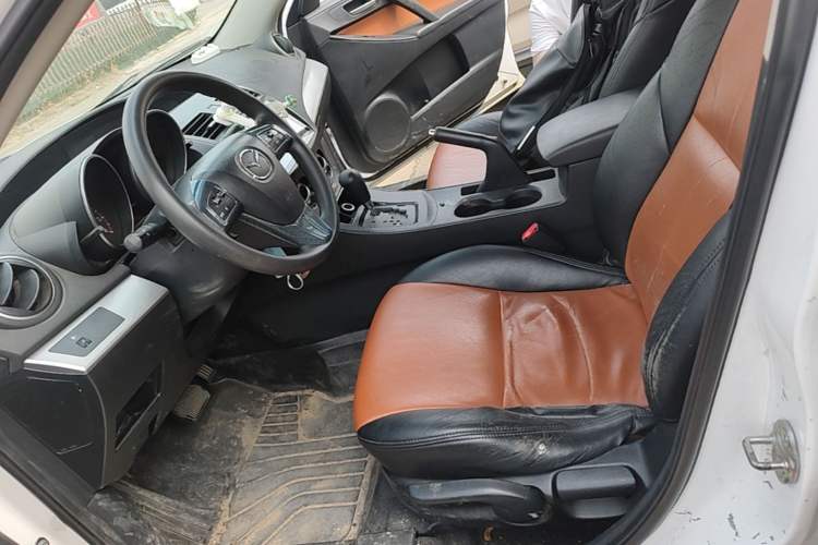 Used Mazda 3 2015 Sedan 1.6L Automatic Elite Model Left Front Seat