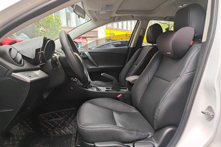Used Mazda 3 2015 Hatchback 1.6L Automatic Elite Model Left Front Seat
