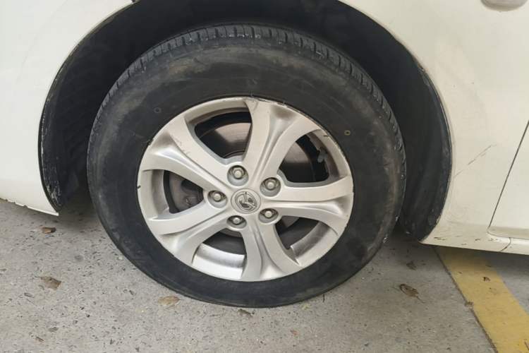 Used Mazda 3 2015 Sedan 1.6L Automatic Comfort Model Left Front Wheel Hub
