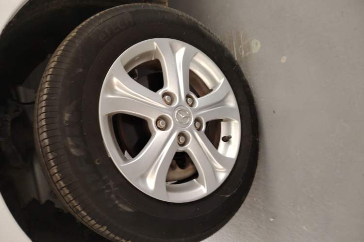 Used Mazda 3 2015 Sedan 1.6L Manual Comfort Model Left Front Wheel Hub