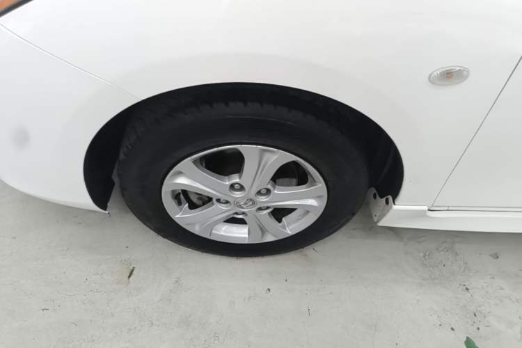 Used Mazda 3 2015 Hatchback 1.6L Manual Comfort Edition Left Front Wheel Hub