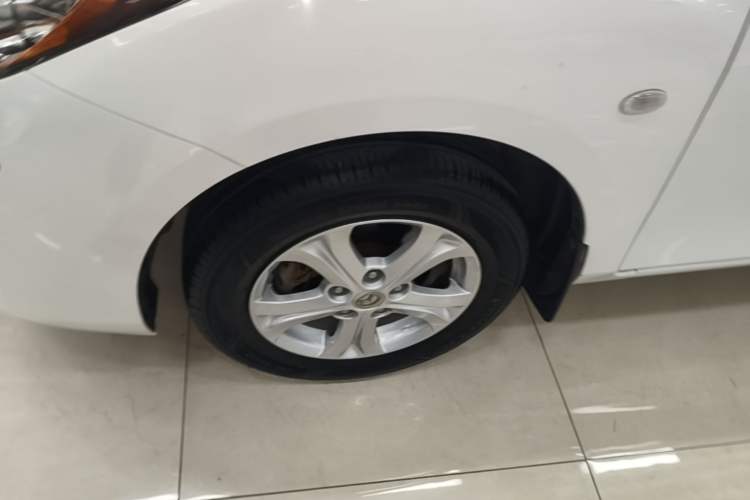 Used Mazda 3 2015 Hatchback 1.6L Manual Comfort Edition Left Front Wheel Hub