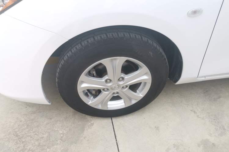 Used Mazda 3 2015 Hatchback 1.6L Manual Comfort Edition Left Front Wheel Hub