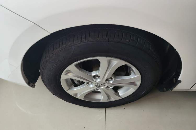 Used Mazda 3 2015 Sedan 1.6L Automatic Comfort Model Left Front Wheel Hub