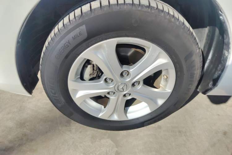 Used Mazda 3 2015 Sedan 1.6L Manual Comfort Model Left Front Wheel Hub