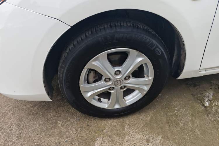 Used Mazda 3 2015 Sedan 1.6L Automatic Comfort Model Left Front Wheel Hub
