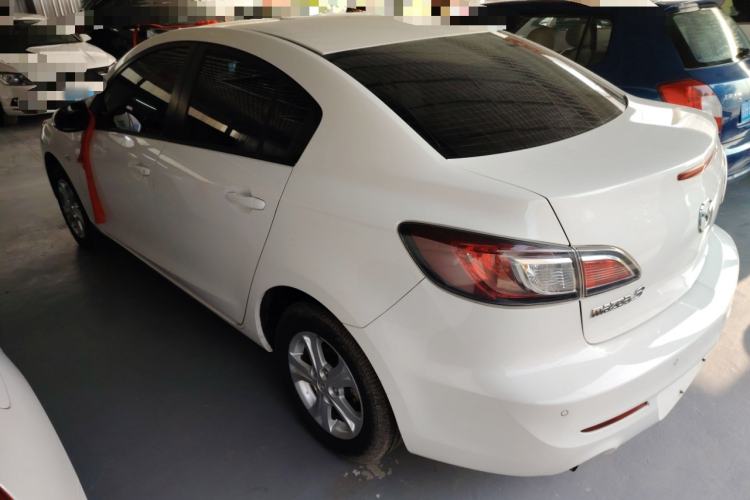 Used Mazda 3 2015 Sedan 1.6L Manual Comfort Model Left Side