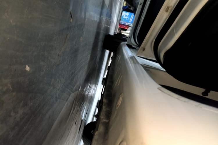 Used Mazda 3 2015 Hatchback 1.6L Manual Comfort Edition Left Side Sill
