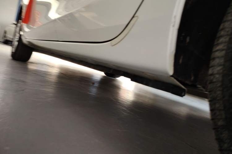 Used Mazda 3 2015 Sedan 1.6L Manual Comfort Model Left Side Sill