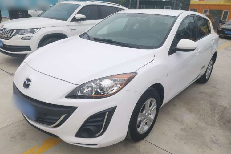 Used Mazda 3 2015 Hatchback 1.6L Manual Comfort Edition Left Side