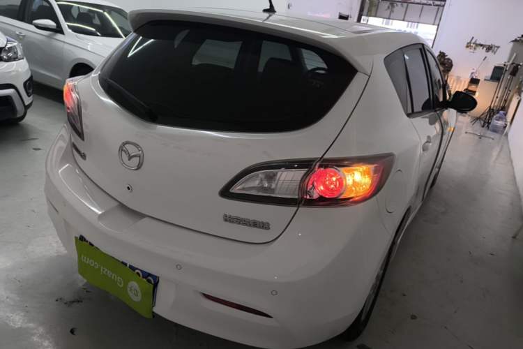 Used Mazda 3 2015 Hatchback 1.6L Manual Comfort Edition Rear