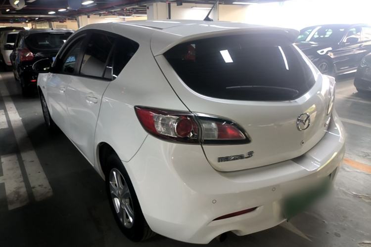 Used Mazda 3 2015 Hatchback 1.6L Manual Comfort Edition Rear Left 45 Deg