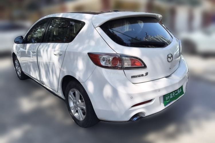 Used Mazda 3 2015 Hatchback 1.6L Manual Comfort Edition Rear Left 45 Deg