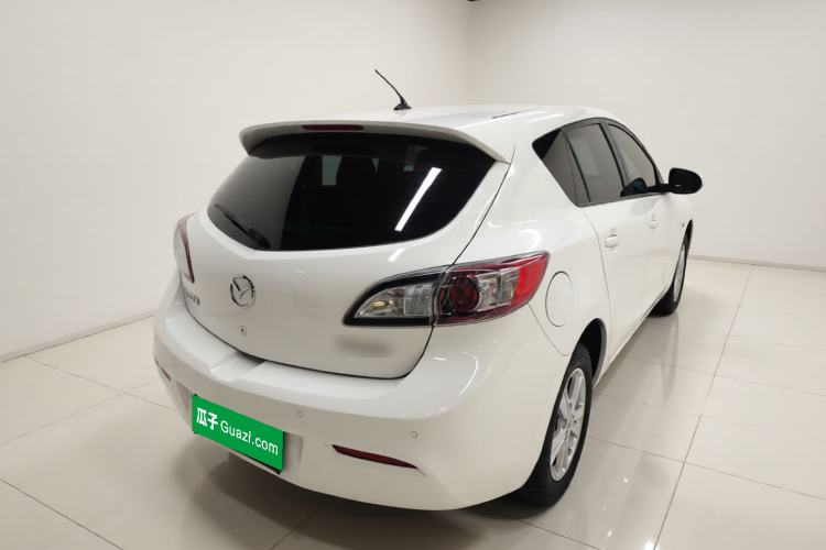 Used Mazda 3 2015 Hatchback 1.6L Manual Comfort Edition Rear Right 45 Deg