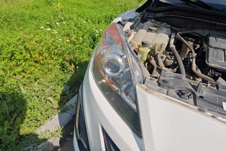 Used Mazda 3 2015 Sedan 1.6L Manual Comfort Model Right Front Headlight