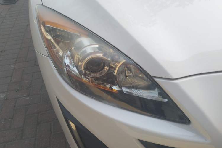 Used Mazda 3 2015 Sedan 1.6L Automatic Comfort Model Right Front Headlight