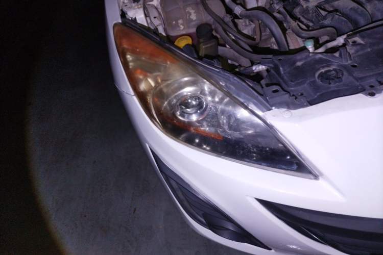 Used Mazda 3 2015 Hatchback 1.6L Automatic Elite Model Right Front Headlight