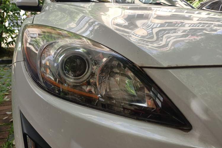 Used Mazda 3 2015 Sedan 1.6L Automatic Elite Model Right Front Headlight
