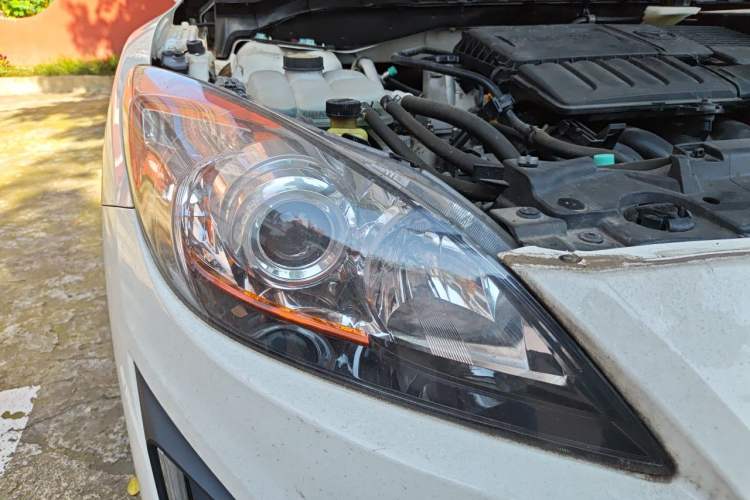 Used Mazda 3 2015 Sedan 1.6L Automatic Elite Model Right Front Headlight