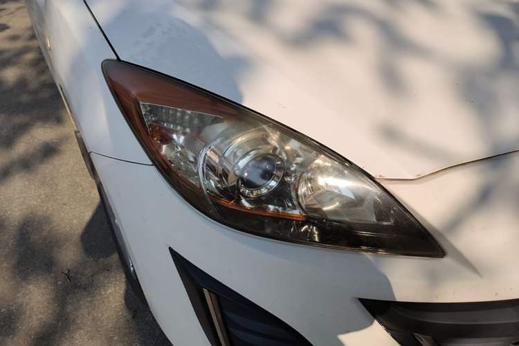 Used Mazda 3 2015 Sedan 1.6L Automatic Comfort Model Right Front Headlight