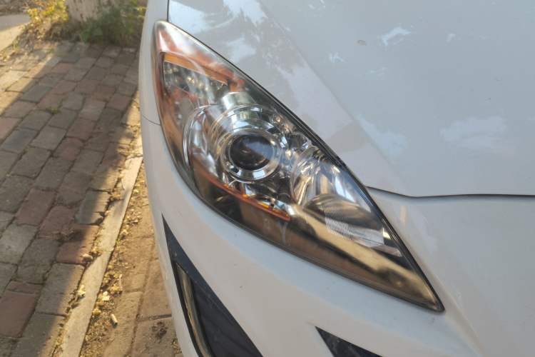 Used Mazda 3 2015 Sedan 1.6L Manual Elite Model Right Front Headlight