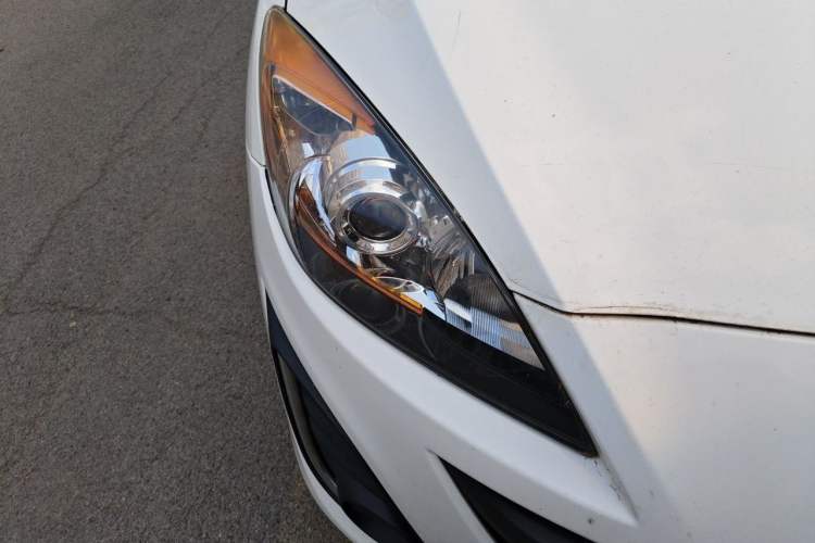 Used Mazda 3 2015 Sedan 1.6L Automatic Comfort Model Right Front Headlight