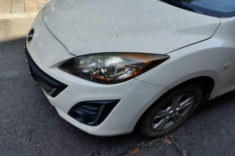 Used Mazda 3 2015 Sedan 1.6L Automatic Comfort Model Right Front Headlight