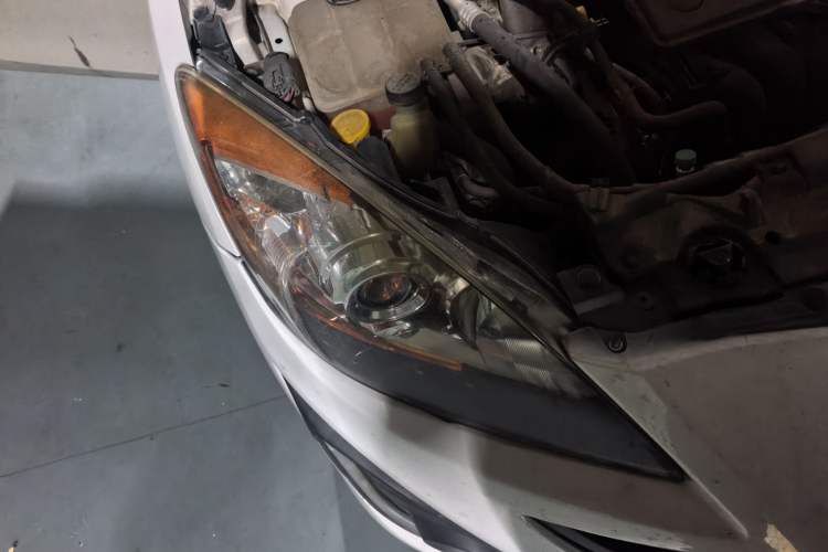 Used Mazda 3 2015 Sedan 1.6L Automatic Elite Model Right Front Headlight