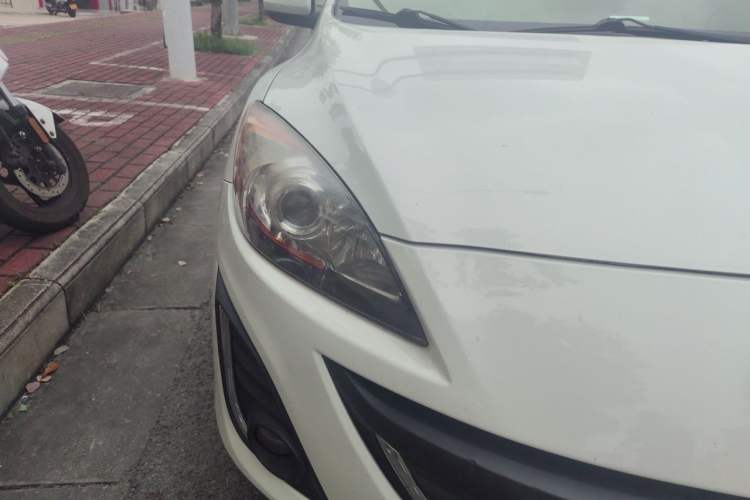 Used Mazda 3 2015 Hatchback 1.6L Automatic Elite Model Right Front Headlight