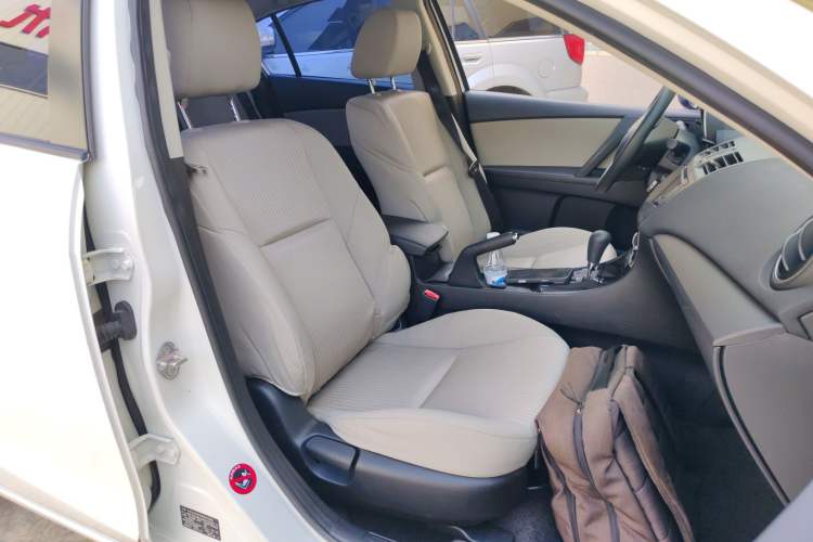Used Mazda 3 2015 Sedan 1.6L Automatic Comfort Model Right Front Seat