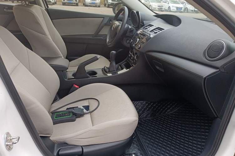 Used Mazda 3 2015 Sedan 1.6L Manual Comfort Model Right Front Seat