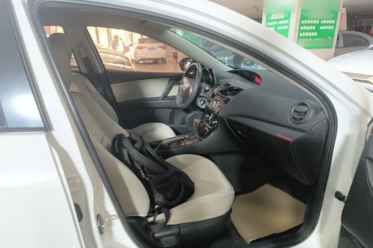 Used Mazda 3 2015 Sedan 1.6L Automatic Comfort Model Right Front Seat