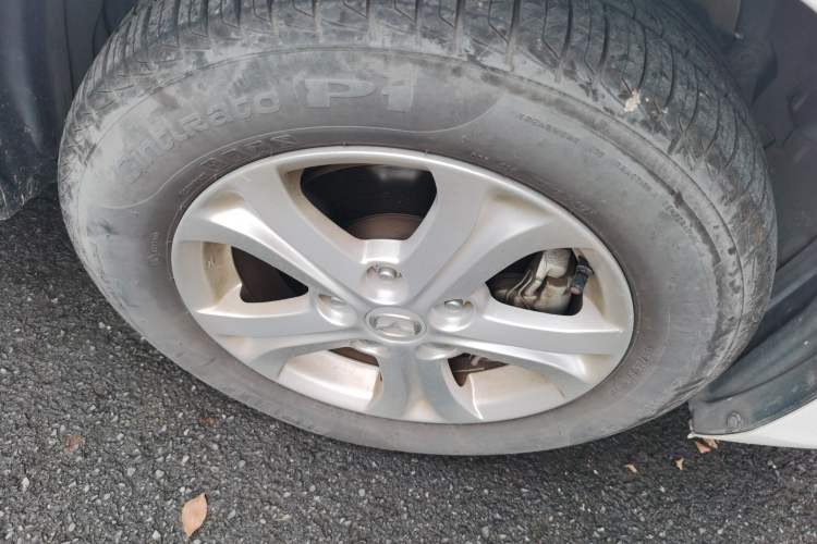 Used Mazda 3 2015 Sedan 1.6L Automatic Elite Model Right Front Wheel Hub