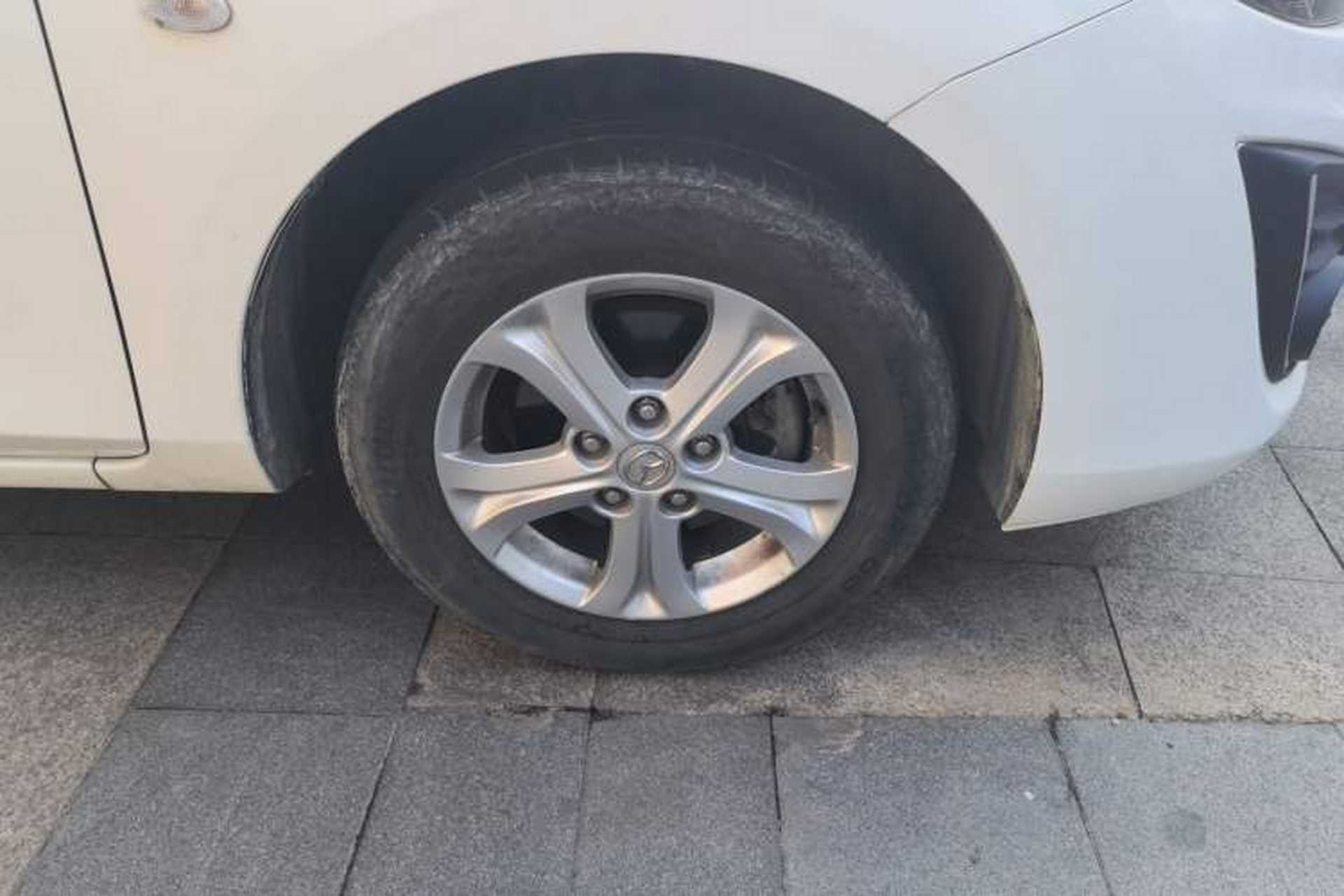 Used Mazda 3 2015 Sedan 1.6L Automatic Elite Model Right Front Wheel Hub